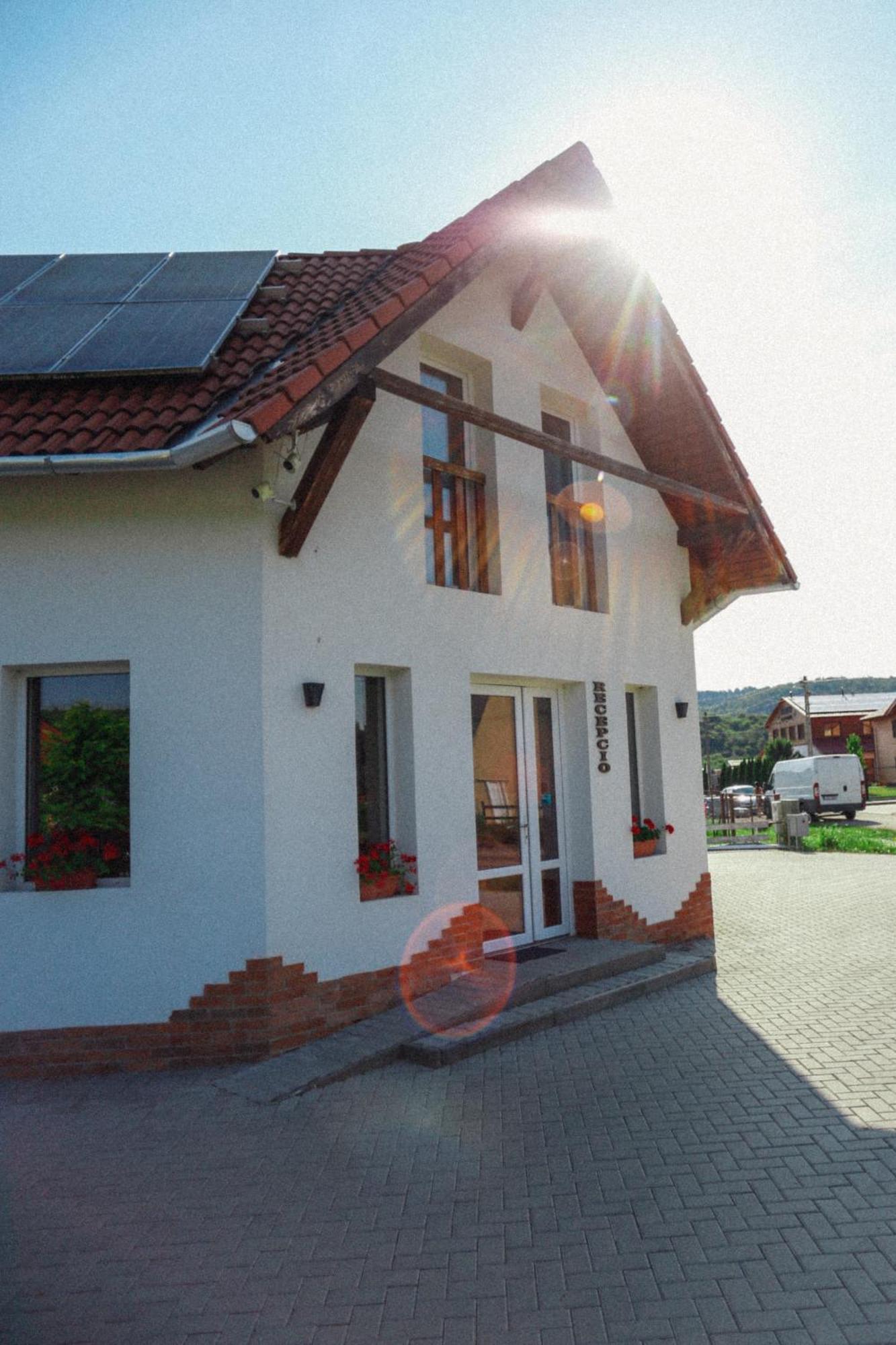 Megnyugtat-Lak Apartmanhaz Demjén Εξωτερικό φωτογραφία